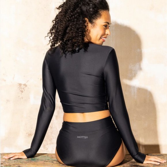 Mott50 Coco Crew Neck Rashguard in Magenta Ocean Print L and XL - Picture 11 of 11